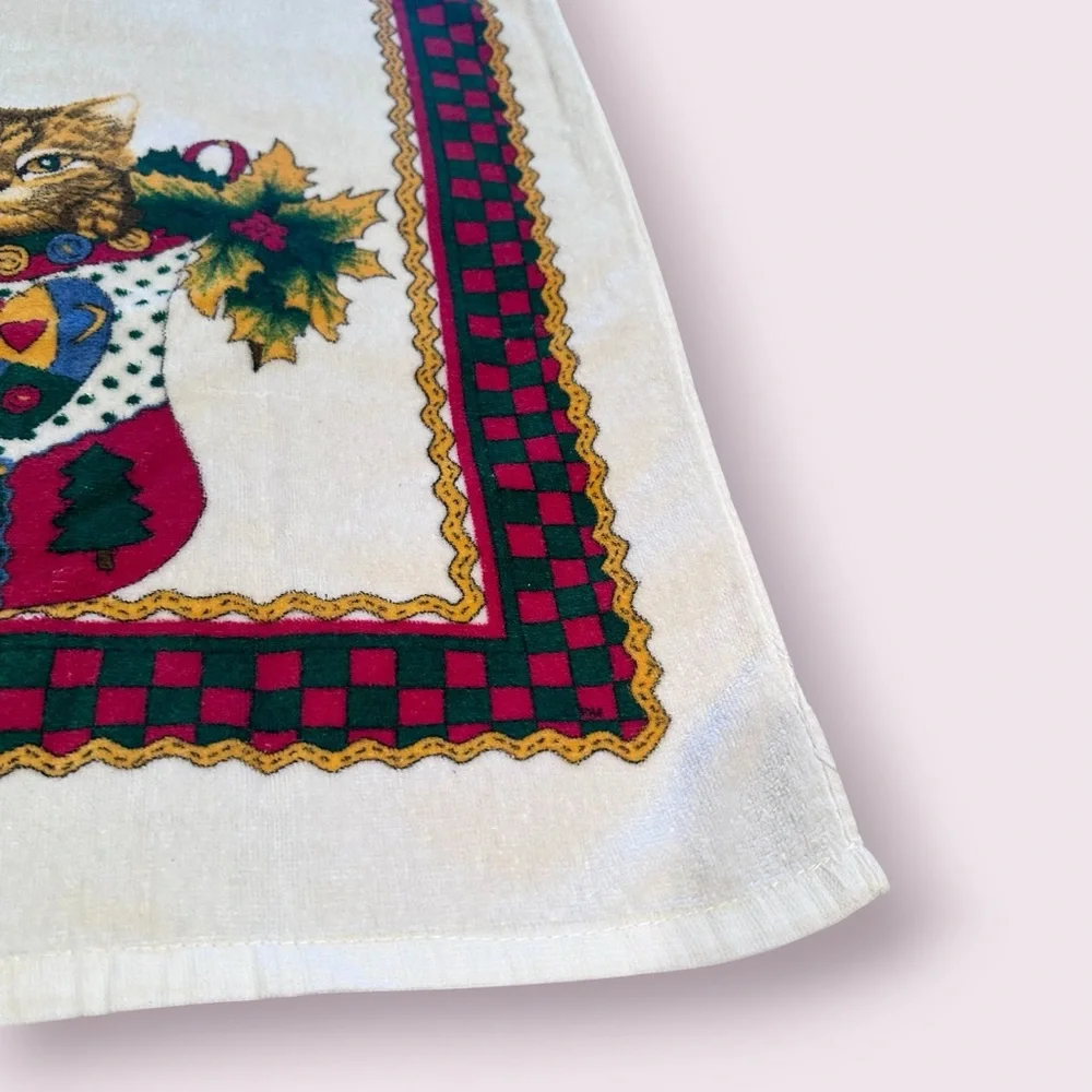 Vintage Festive Cat Holiday Household Towel - White with Red & Green 22